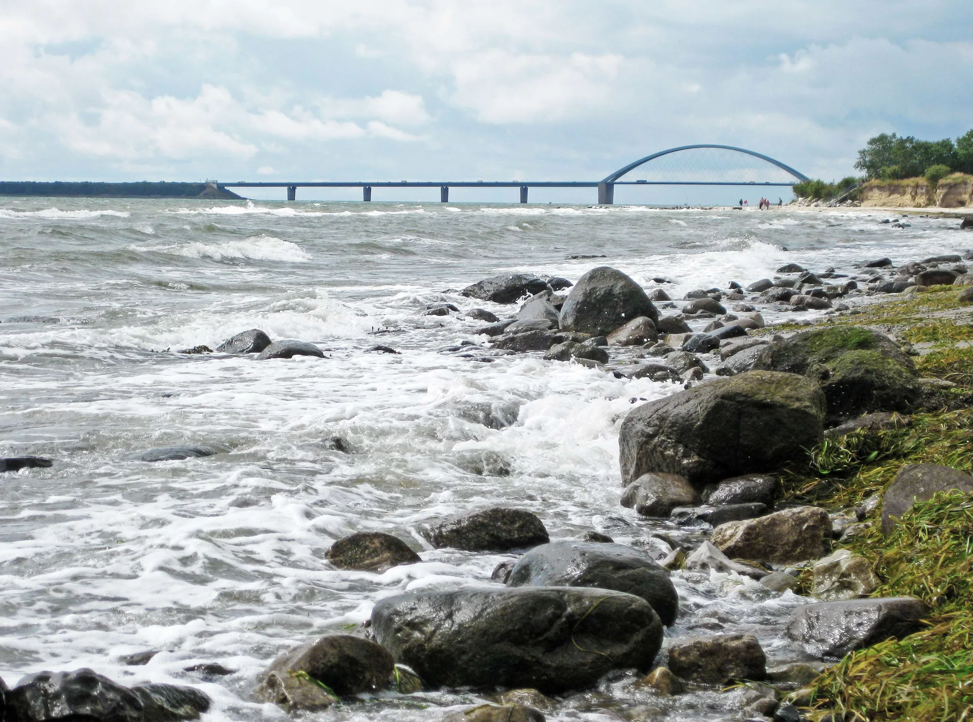 Ostseewellen an der Fehmarnsundbrücke